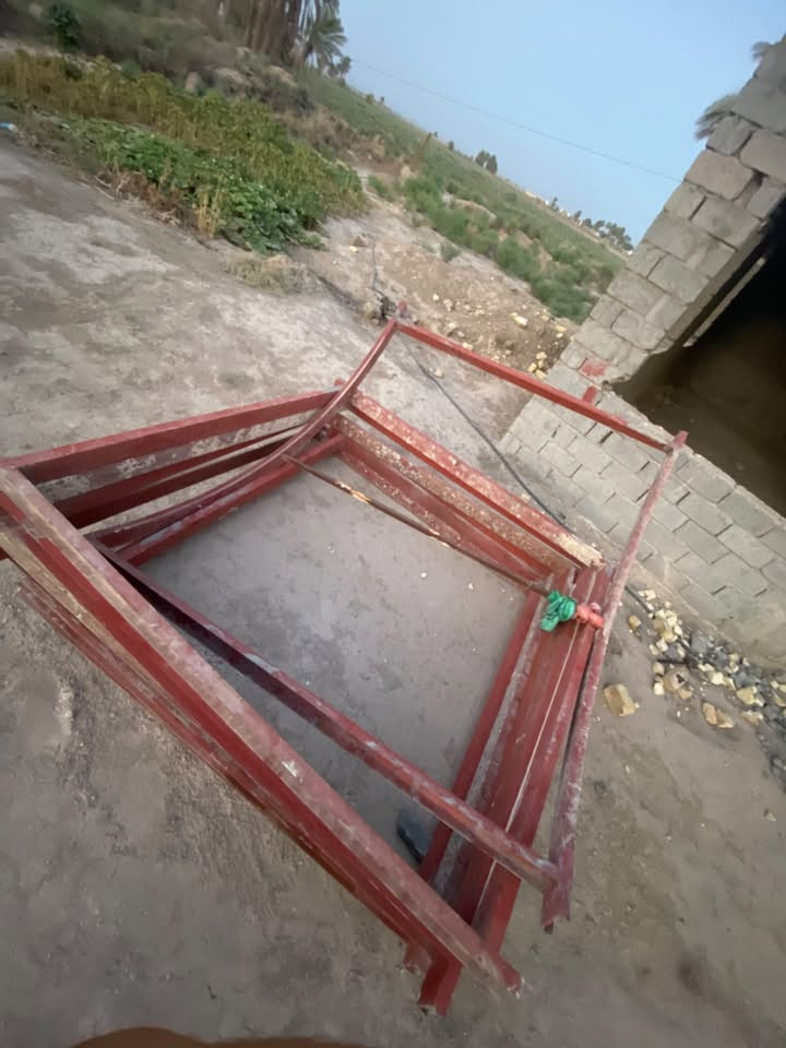السلام ؏ـلـيـڪمٛ اطارات شبابيك مالت pvc
الحديد 4ملم شديتهن وغيرت رئيي يـ؏ـטּـي مكبست عليهن مجرد كعدت الاطارات وفتحتهن القياس ٦ اطارات 2م x 2م والدورمالتهم السابع 240 x 2م 
للبيع السعر 450 وبيهن مجال الله شاهد مسويهن ب900 اني للتواصل اتصال او واتساب المكان بابل قضاء القاسم ***********
