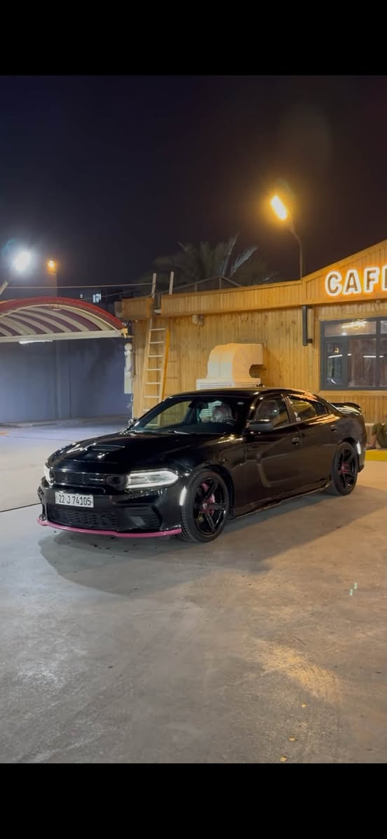 سلام عليكم جارجر Gt سوبر تراك باك
محرك v6 حجم3600
رقم اربيل وباسمي تحويل ثاني يوم 
حادثها مو قويه جاملغ الامامي باب السايق والهلال مال باب الخلفي والجاملغ الخلفي امباوك صبغ جزه منه مع وجود رصعه في الشاصي صغيره فقط موجود صور الحادث 👇المحرك والكير ع وضع الشركه برغي (ممفتوح منها )سياره نضيفه كلش كلش.              (استخدام شخصي) 
مواصفات....*
* كشنات كهربائيه 
* سستم صوت 
* دكمه سوبر تراك باك + دكمه سبورت 
* الكاميرات الخلفيه
*شاشه كبيره(Uconnect)
* حساسات خلفيه 
* التحكم في درج حراره 
* مصابيح زنون 
* مانع انزلاق 
* تشغيل عن بعد 
* كاربلاي 
*كشافات ضباب 
* تثبيت سرعه 
* شفتات سرعه 
*دشبول وبطاين بلادي 
* ويل نجمه اصلي +تايرات جديده 
*جناح سوبر تراك باك +فجوج 6بستم وعليها اضافات للجماليه 
ادام كامل من دهن وفلاتر 
سياره لتراي مالتها تروح بيها للبصره وترجع سياره كلش نضيفه (وتجي وشوف بعينك )♥️
السعر: 195 وبيها مجال قليل مال حك الجي 
الرقم :***********
بيع فقط لاتكسر بيها معجبتك اعبرها وذكرني بكلمه طيبه🙂

نص مكتوب في الصور:
- BidFax.info