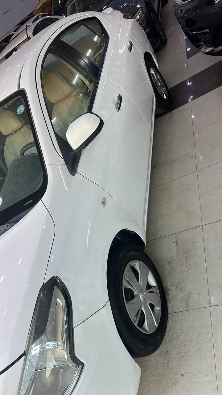 سلام عليكم نيسان سني ٢٠١٩ 
بيه جاملغ يمنه وبنيد صبغ بدون دواخل 
سياره حلوه وجاهز سعر ١٠٠ وبيه مجال قليل شراي يتصل 
‏***********
