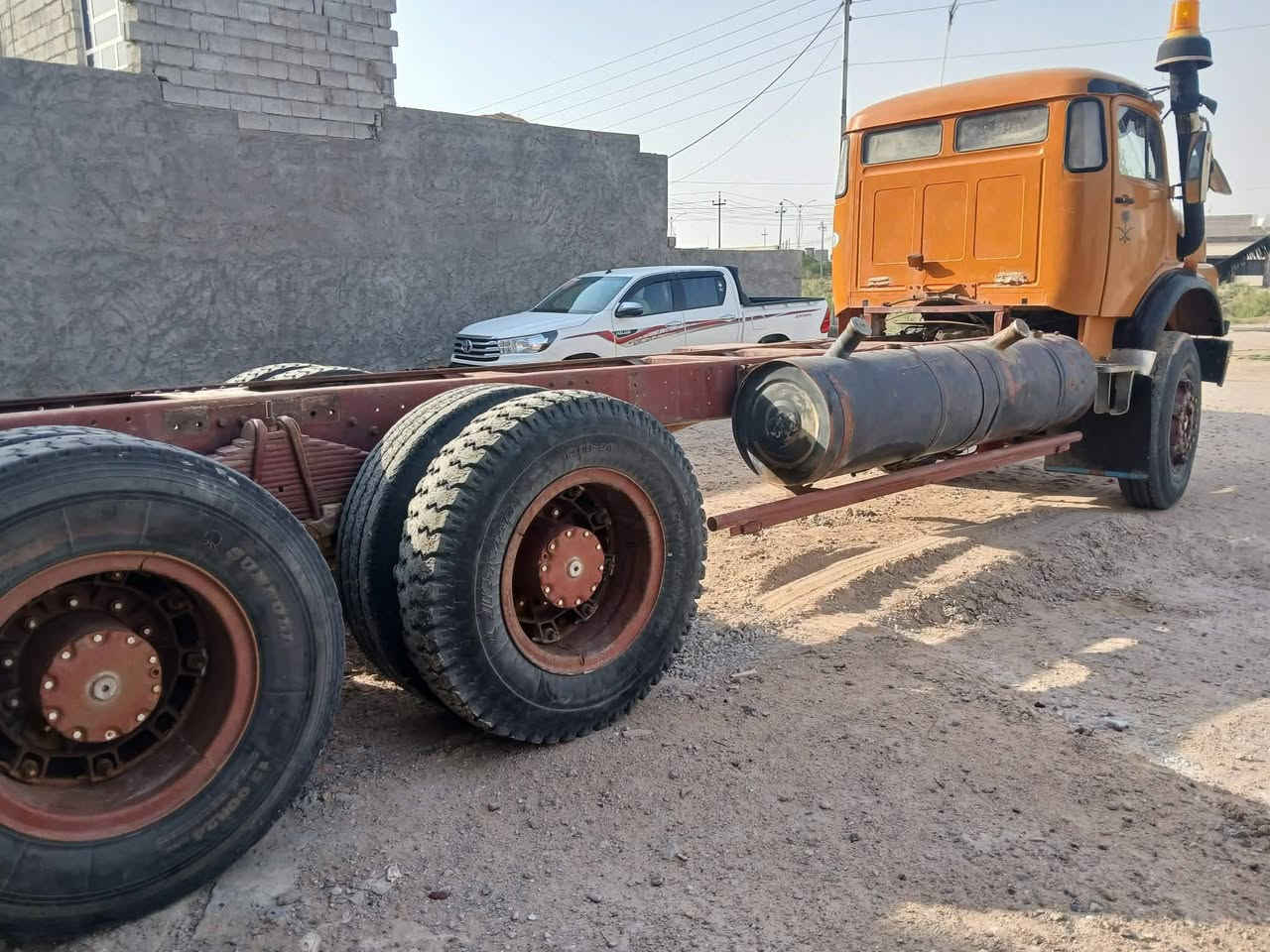 موديل 1981رقم نبار نكليزي مكفوله محرك كير كسن شاصي مكفوله بس لقماره مصبوقه جماليه تحويل مباشر مشروع وطني سعر 55مليون وبيه مجال مكان ال نبار عامريت الفلوجه ***********
