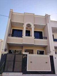 ١٠٠م • بناء ٢٠٢٥ • ٣ غرف نوم