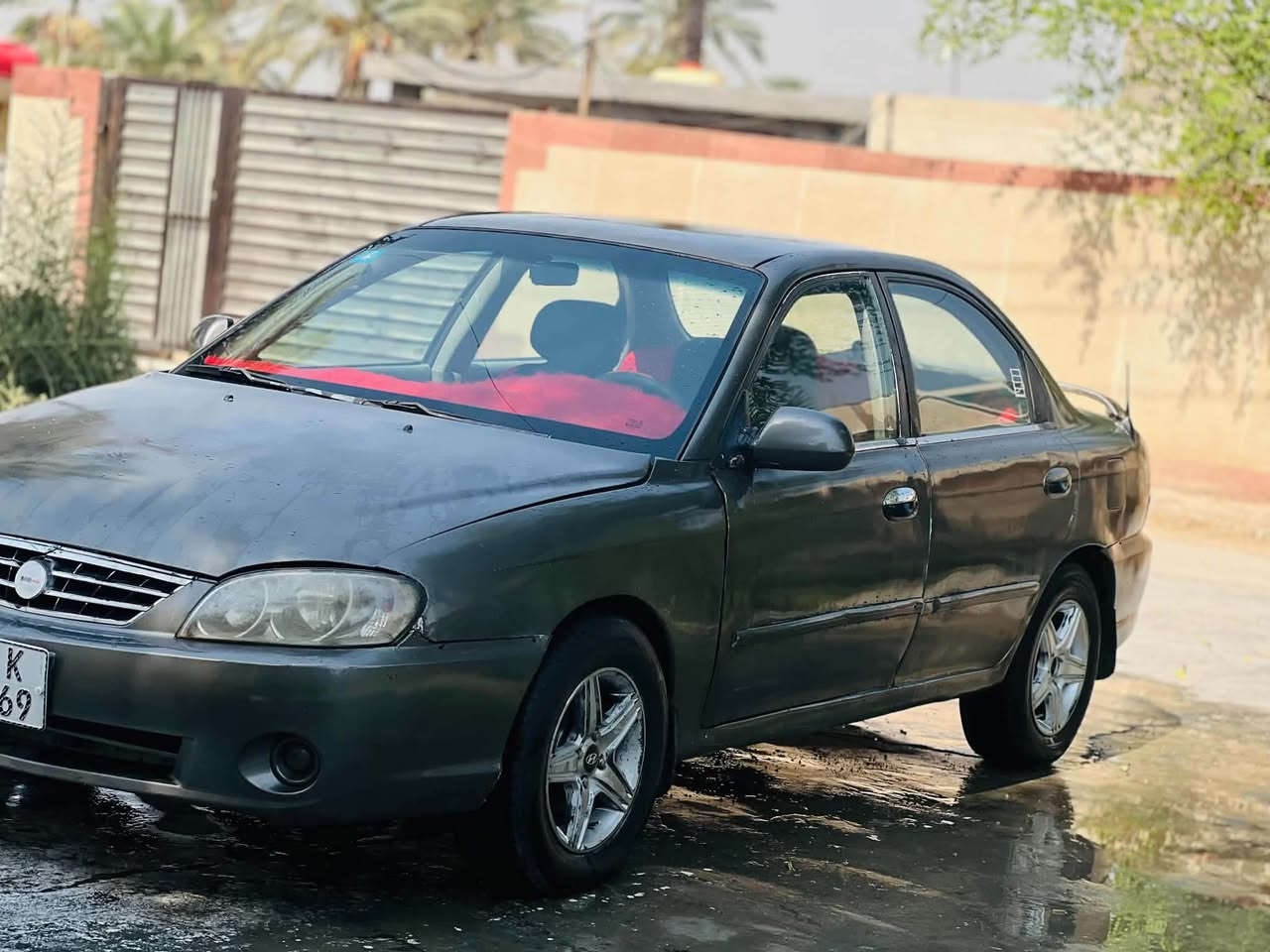 كيا سبكترا موديل 2003 محرك 1600 مفتوح
سيارة جاهزة عدا التبريد فقط
مكينة وكير مكفولات 
حدادية نظيفة  ومكفولة من الدواخل 
رقم بغداد. 
مكاني بغداد الشعلة السلاميات 
السعر 35 ورقة 
***********
