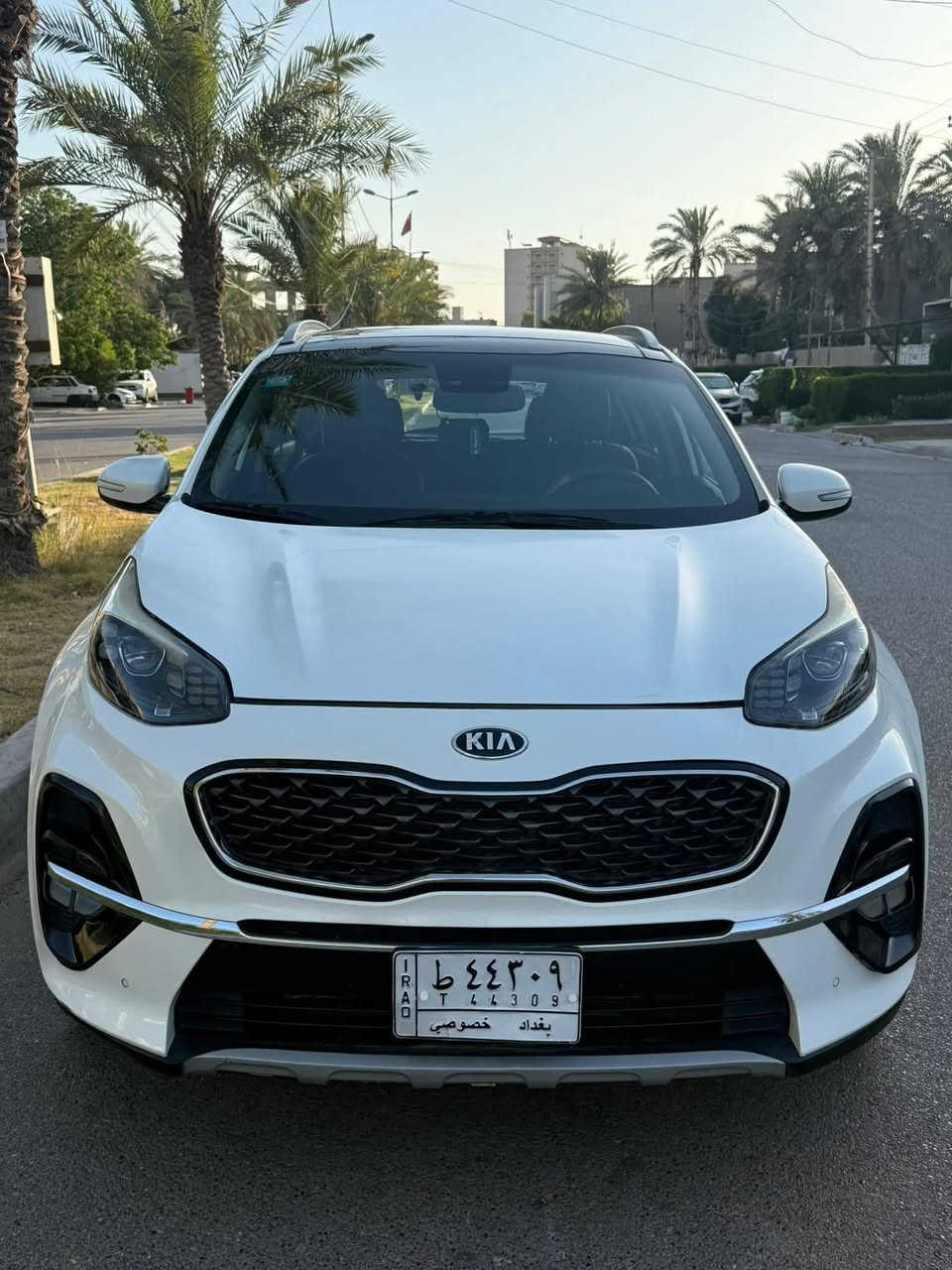 سبورتج موديل 17
وارد امريكي 
فول مواصفات 
بانورما بصمه تدفئه كشنات تدفئه ستيرن 
كامره  دواره مري شفط ترحيب عن بعد اهواي مواصفات بيهه معروفه الأمريكي الفول
محرك 2400
 حادث باب خلف الصدر وجاملغ خلف الصدر صبغ فقط
صور الحادث بلننشور...
سيارة باسمي 
تحويل مباشر رقم  بغداد 
جديد وهزه جديدة ......السعر 155
بغداد الزعفرانيه 
***********
