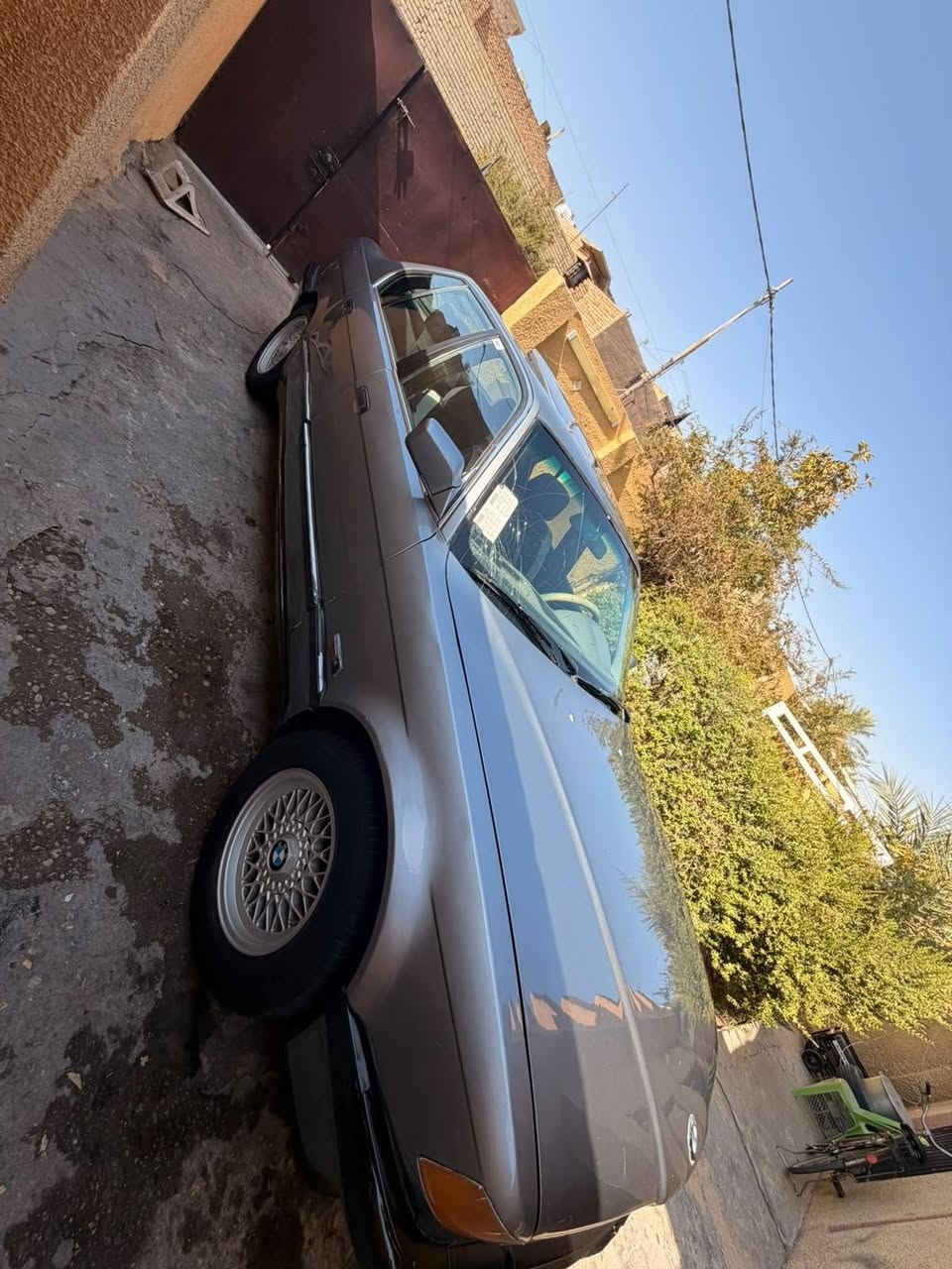 السلام وعليكم بي ام دبليو للبيع موديل 1991 سياره جاهزه ماكينه وكير كفاله تبريد ثلج ❄️ تخم تاير جديد كلش حلوه وجاهزة سياره 735  رقم بغداد تحويل مباشر سعر 38 وبيها مجال مكان واسط العزيزية رقم الهاتف. ***********.

