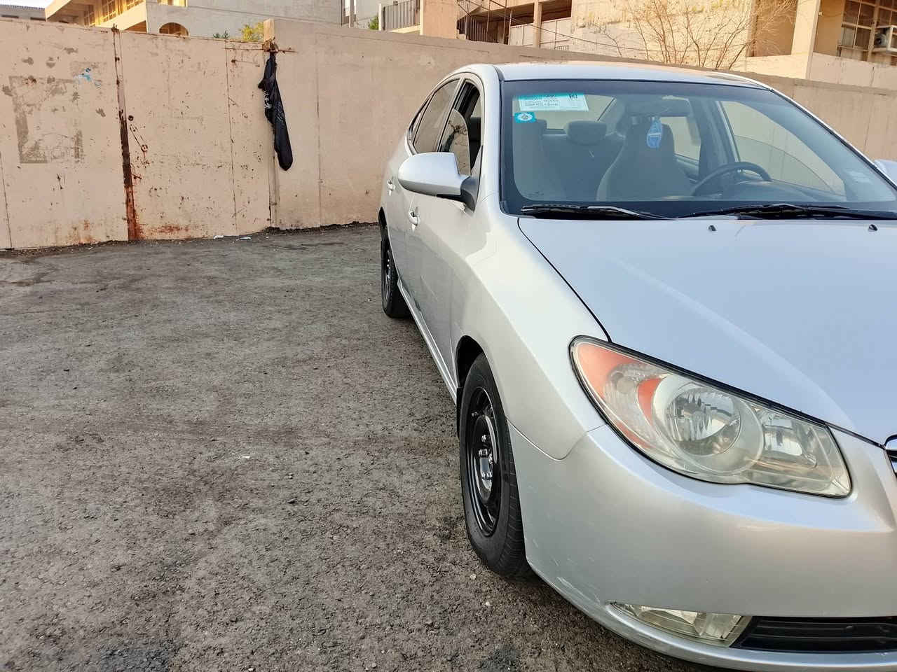 سلام عليكم من رخصت لادمن النترة 2010وارد امريكي ليبل واحد حادثهة مال امريكة بس دعامية الخلفية وبلعراق بيهة صبغ الباب الخلفي اليسرة والجاملغ المامي اليمنة نصة بدون دواخل شرط بجم كبس بلادي مكينة 2000وكير مكفولات تبريد ثلج الكهربايات كلة شغالة سيارة جاهزة رقم بغداد بسمي هزة جديدة السعر 95رقم الهاتف ***********
