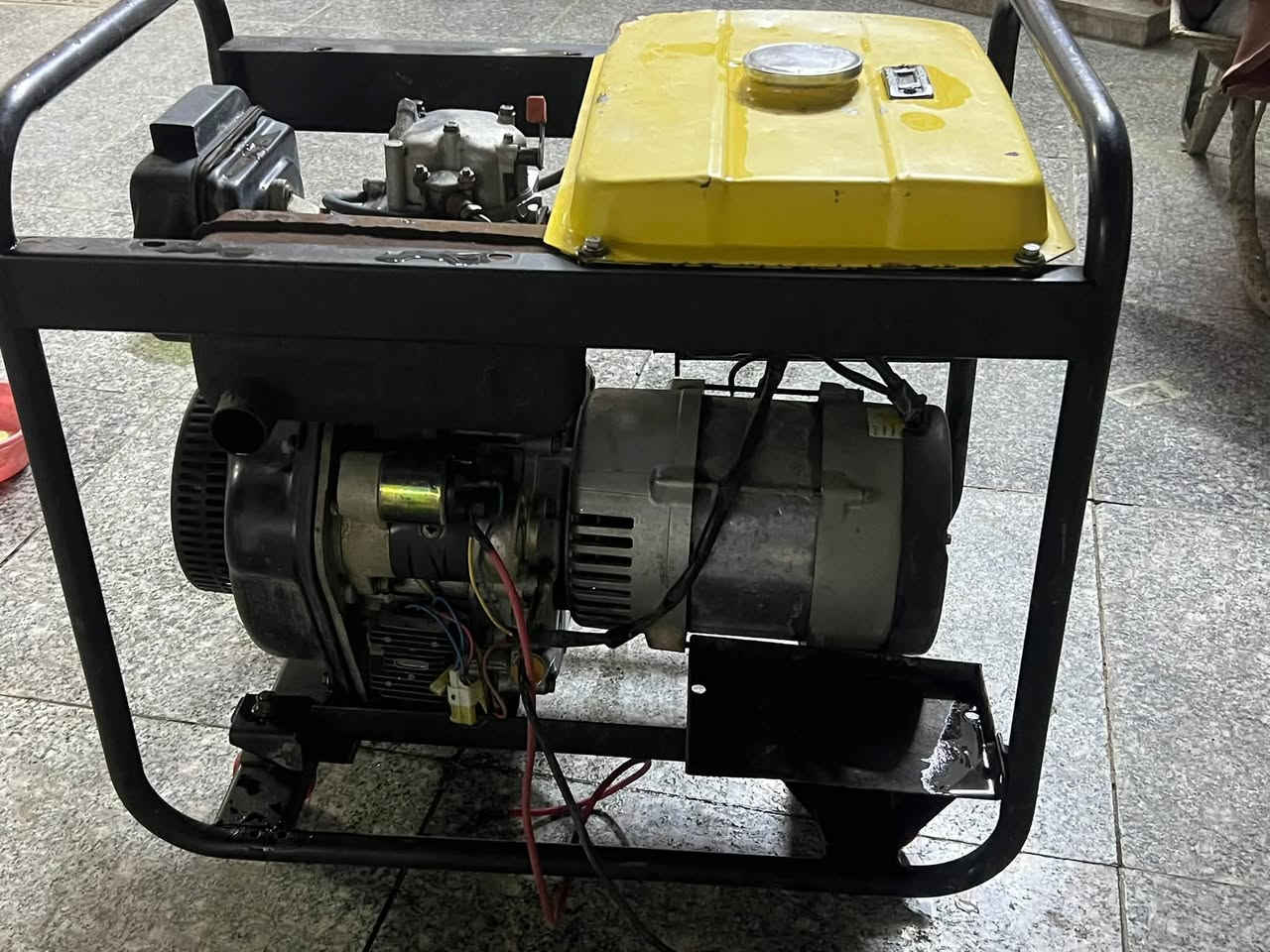 مولده كاز تشتغل سلف وهندر بدون اي عيب او ظرر 25 امبير وشرط الفحص والتحميل سعر 350 الف مكاني زعفرانية اربع شوارع
