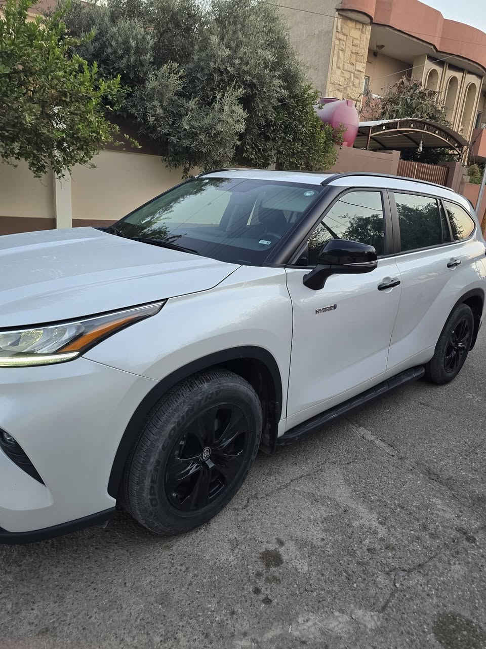 تويوتا هايلندر 2024
فول مواصفات GLE
ماشيه 34 الف كيلو بعدها بضمان الوكالة
محرك 2500 هايبرد دفع رباعي
السيارة من وكالة ساز رقمها اربيل
الضرر اصبعين بل جاملغ الامامي صبغ وملاحضة بسيطة بين الباب والجاملغ الخلفي
مكان السيارة موصل  
السعر 360 وبيها مجال
للتواصل ***********

