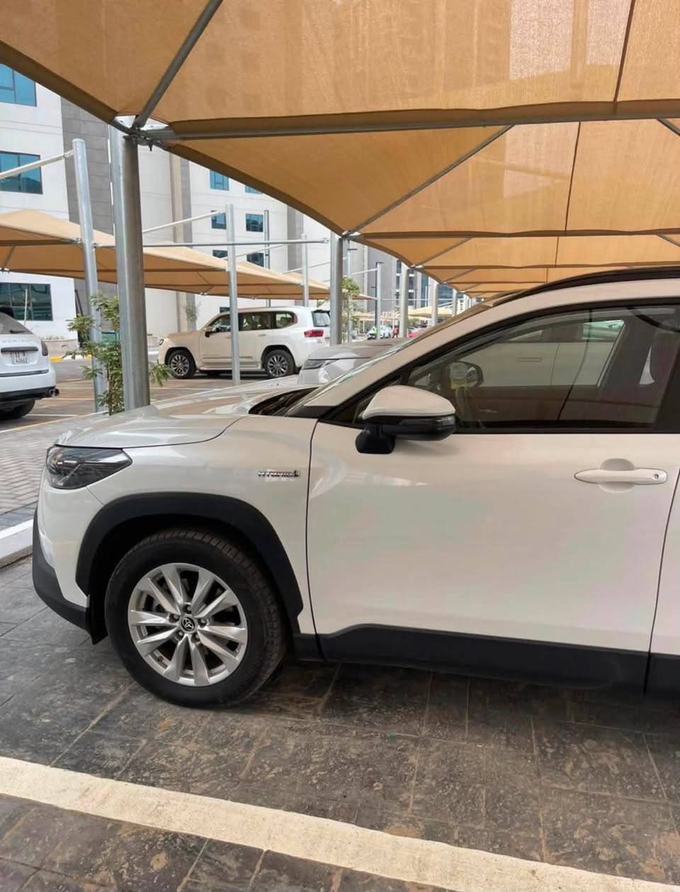 ﷽
‎ماشاءالله تبارك الرحمن ‎
📞 *********** 📞
نوع السيارة : تويوتا كورولا كروس هايبرد 🚗
الموديل  :  2024
اللون  : ابيض صدفي مميز 🌟
المنشأة : وارد خليجي SAS
حجم المحرك  :  4 سلندر  1800
ضمان شركة ساز سنتين او  40.000  Km صيانة كله بل شركة وصولات موجوده 👨🏻‍🔧
مكفولة كفالة عامة من ضربة صبغ بارد عده رصعات بل قماره شويه و جم رصعه داير مداير السياره زغار مال شارع 
رقم بغداد بسمي احول ثاني يوم الجديد هزه جديدة 
ماشية 41,000 الف 
موديل 2024
حجم المحرك 4 سلندر  1800
مرتبط بناقل حركة أوتوماتيك 
يبلغ عزم الدوران 205 نيوتن/ متر 
بقوة 169 حصان 
مفتاح التشغيل بصمة  2 موجودات 
دفع ثنائي FWD 
مودات قيادة NORMAL/ECO/POR
سلايد رووف
اريل نفكيتر 
حمالات بلاك بلادي 
لايت هالوجين 
حجم الاطار  215/60/17
حجم الويل 17
4 دسك
حساسات ضغط الاطارات 
اشارة في المرايا الجانبية  
ماسحة خلفية 
عدد AIR BAG 7
هاند بريك بالقدم 
‏ABS 
دشبول شاشة ديجيتال
مثبت السرعة Cruise 
المودات والاوامر الصوتية  
‏Bluetooth / USB 
مخرج منفذ الطاقة 
فحص نظام السيارة 
المقاعد مخمل
المقاعد لون احمر 
داخل السيارة احمر مطعم اسود  
الايزو فكس ISOFIX 
تبريد شاشة 
قطعتين تبريد
 أوتو هولد Auto Hold  
نظام مانع الانزلاق 
تطعيم الدواخل ألمنيوم
📍موقع السيارة بغداد الجادرية 📍
📞 *********** 📞

