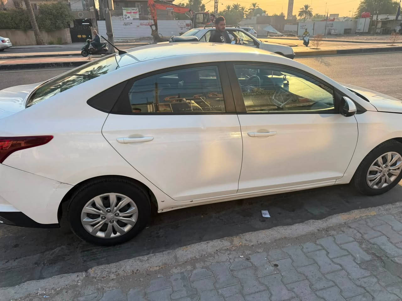 اكسنت خليجي لون ابيض  مكفولة
موديل ٢٢ مواصفات عادية 
رقم اربيل 
كشنات مخمل لونين بيجي اسود 
شاشة صغيرة 
حساسات خلفية 
سويج مو بصمة 
ماشية ٥٨ كيلو 
السعر ١٣٠ 
للاستفسار والتواصل : ***********
