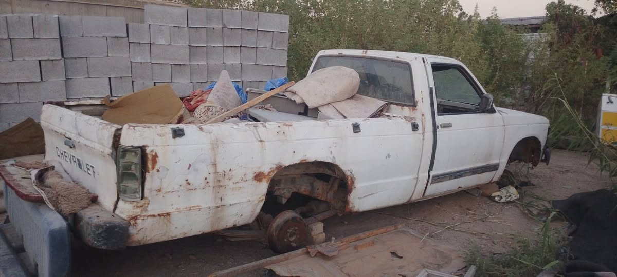 سياره شوفر ليت دواس بدون رقم مديل 94 سياره  مكينه وكير ما بيه لسعر 7 اوراق وبيه  مجال  لمكان بصره الزبير ***********
