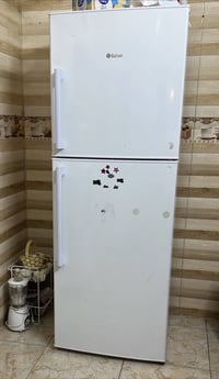 ثلاجة • نظيفة • قليل الاستخدام