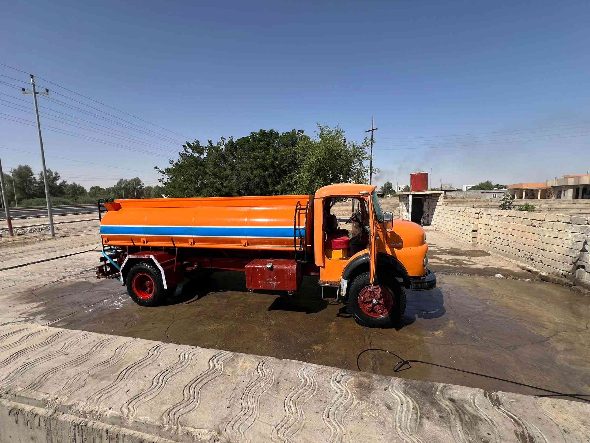 سلام عليكم ابو ردين للبيع موديل 75 //8طن محرك كير اكسل شرط عنوان صلاح الدين بيجي  رقم نينوه مشروع وطني انكليزي ***********
