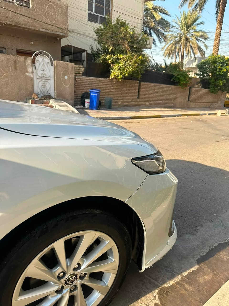 كامري هايبرد خليجي GLE 2023
موصفات. السيارة 
كامره خلفيه ✅
بصمه✅
مثبت سرعه✅
مرايا جانبيه كهرباء ✅
شاشه كبيره ✅
نظام المفتاح الذكي ✅
المصابيح الاماميه ليد زنون✅
قفل مركزي للابواب✅
ابل كاربلاي ✅
نظام ABS✅
مثبت سرعه✅
تبريد خلفي ✅
8وساده كهربائيه ✅
مقاعد كهربائي ✅
تحكمات فل بلستيرن ✅
بلوتث وحاكيه✅
هاند بريك بصمه ✅
ا Auto hold✅
كشنات مخمل ✅
حساس خلفي ✅
حساس اطارات ✅
عدسه متحركه بالمازده ✅
فتح ذكي للصندوق ✅
ويل كب 17استيل ✅
محرك 2500✅
كير اوتوماتيك✅
كشفات ضباب ✅
ثلاث وضعيات قياده SPORT NORMAL ECO✅
تحديد مسار ✅
السياره نظيفه لدرجه 
مكاني بغداد حي الاطباء 
بيهه ملاحظه بسيطه بارد ع كد اصبعين بدون صبغ 
السعر 240وبيه مجال 
للاستفسار اتصال على هذا الرقم ***********
ماشيه 40الف
رقم بغداد تحويل مباشر
