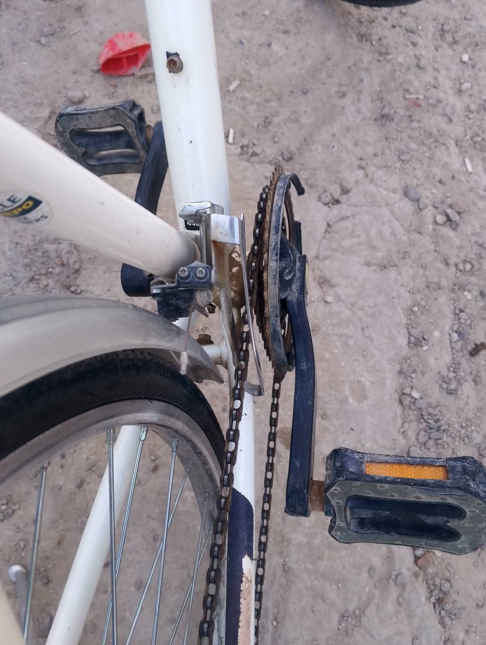 سلام عليكم  باسكل  C700 حجم  28 باسكل  معدن المنيوم سرعة خلفي 7 مامي 3 باسكل ما بي نقص كامل  سعر 75 بي مجال  اني خادم  مكاني بغداد البياع شرطة الخامسة شراي راسني واتساب  ***********

