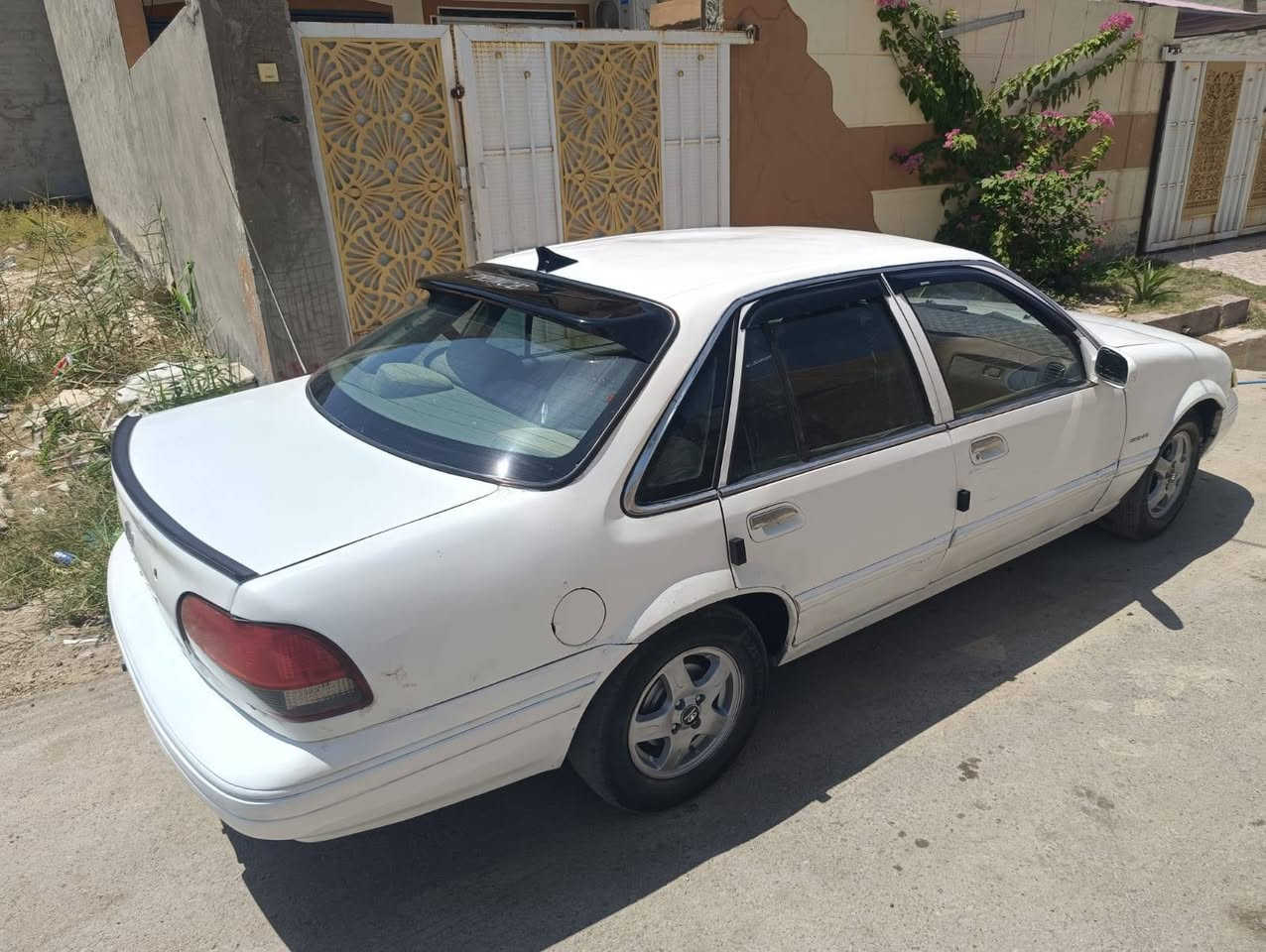 سلام عليكم برنس فراشه 97 للبيع
مكينه مسكر جديده كير أوتو جديد صدر خلفي امامي جديد كهربائيات كله شغاله على وضع شركة تخم تاير جديد تبريد ثلج سياره بدون حادث سنويه لل 30 رقم دولي تحويل مباشر مكاني ديالى الغالبيه سعر 26 وبيه مجال 
***********

