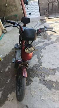 دراجه شحن للبيع بطاريات كبار شحنهه يطول يوم كامل السعر ٣٠٠ العنوان زعف...