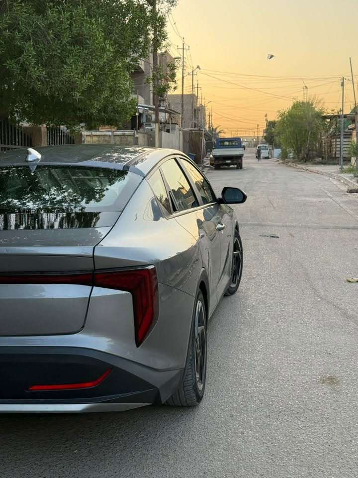 سلام عليكم
كيا K4 للبيع 2025 

وارد امريكي حادثه  موجود بالصور

مواصفاته 

بصمه و وبصمه ابواب 

اناره ترحيب عند الاقتراب من السياره

تشغيل عن بعد

صندوق ذكي يفتح عند الاقتراب من السياره

رادار امامي وجانبي

لايت لد 

شاشه اصليه وكامرا اصليه

شاشه كاربلي

شاحن واير ليس

سايد بريك بصمه

تحكم مقود كامل 

وبعد المواصفات المعروفه بال K4

السعر 145  💵$ بيه مجال بصيط 

مكان السياره بغداد العبيدي

للاستفسار اكثر الاتصال 
السيارة ماناقصه اي شي 
***********

***********
