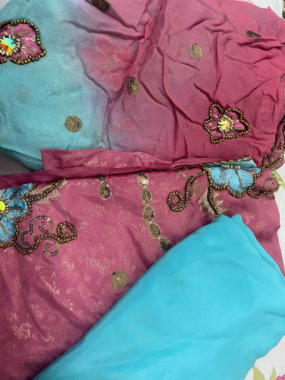 السلام عليكم فتحت مشروع جديد وياريت اتعلقولي حتى يصعد المنشور عندي زي هندي وسعر القطعه ٢٥٠٠٠ الي بريدهم يراسلني خاص او على هذا الرقم***********
