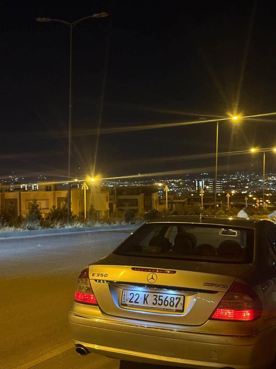 السلام عليكم 
للبيع  
W211 E350 4MATIC 2008
ايليكانس 
سياره بدون حادث بيها مكانات صبغ قليله
V6 3.5 المرغوب 
رادار تفاعلي
مثبت سرعه 
كشنات كهرباء
تدفئه كشنات 
حساسات امامي خلفي
سستم سماعت هارمن كاردن 
لايتات زنون داينمك 
تفاعليه مع حركه السياره
صدر جديد تبريد فول
و بعد باقي المواصفات المعروفه 
للاستفسار ***********
مكان السياره كركوك 
السعر 137
