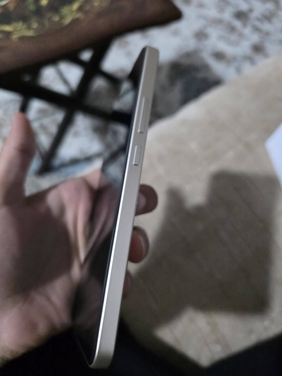 السلام عليكم هونر x9d للبيع اخو جديد ما مستعمل هواي زلق ما بي وموصفاتة بطاريتة 8300اقوة بطارية مقاوم للماء ومقاوم للصدمات وبي هواي ميزات حلوه  ذاكرتة 256يشغل 90فريم معالج مالتة قوي وبخدمة الشراي هاذ رقمي ***********
