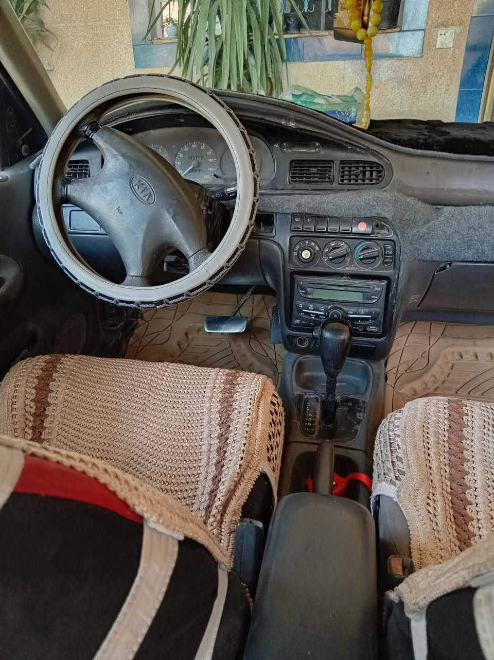 السلام عليكم كيا سيفيا موديل 95 حبل محرك وكير جدد وتخم تاير جديد ومصبوغة للجمالية وداخلها نظيف وكهربائياتها شغالة السعر 17  السيارة متصرفةعليها دينار ***********
