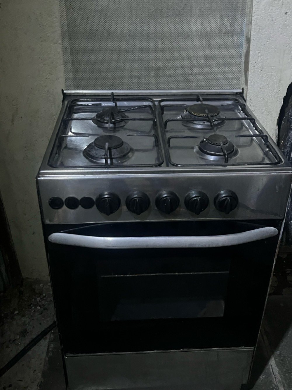 طباخ مصري نضيف ونارة حلوة وكلشي بي شغال ب٧٥