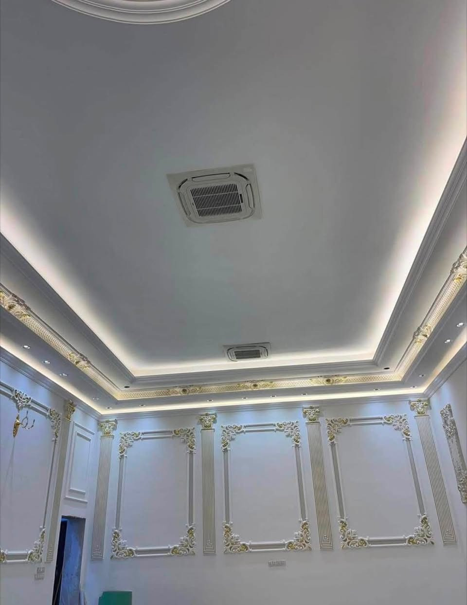 🏡✨ حوّل منزلك إلى تحفة فنية مع أحدث الديكورات المنزلية وأجود أنواع الأصباغ الداخلية والخارجية.

نقدم لكم جودة عالية، ألوان عصرية، وتنفيذ بإتقان يضمن لكم لمسة من الأناقة والفخامة في كل زاوية.

📞 تواصلوا معنا الآن، ودعوا خبرتنا تضيف الجمال إلى منزلكم. ***********
