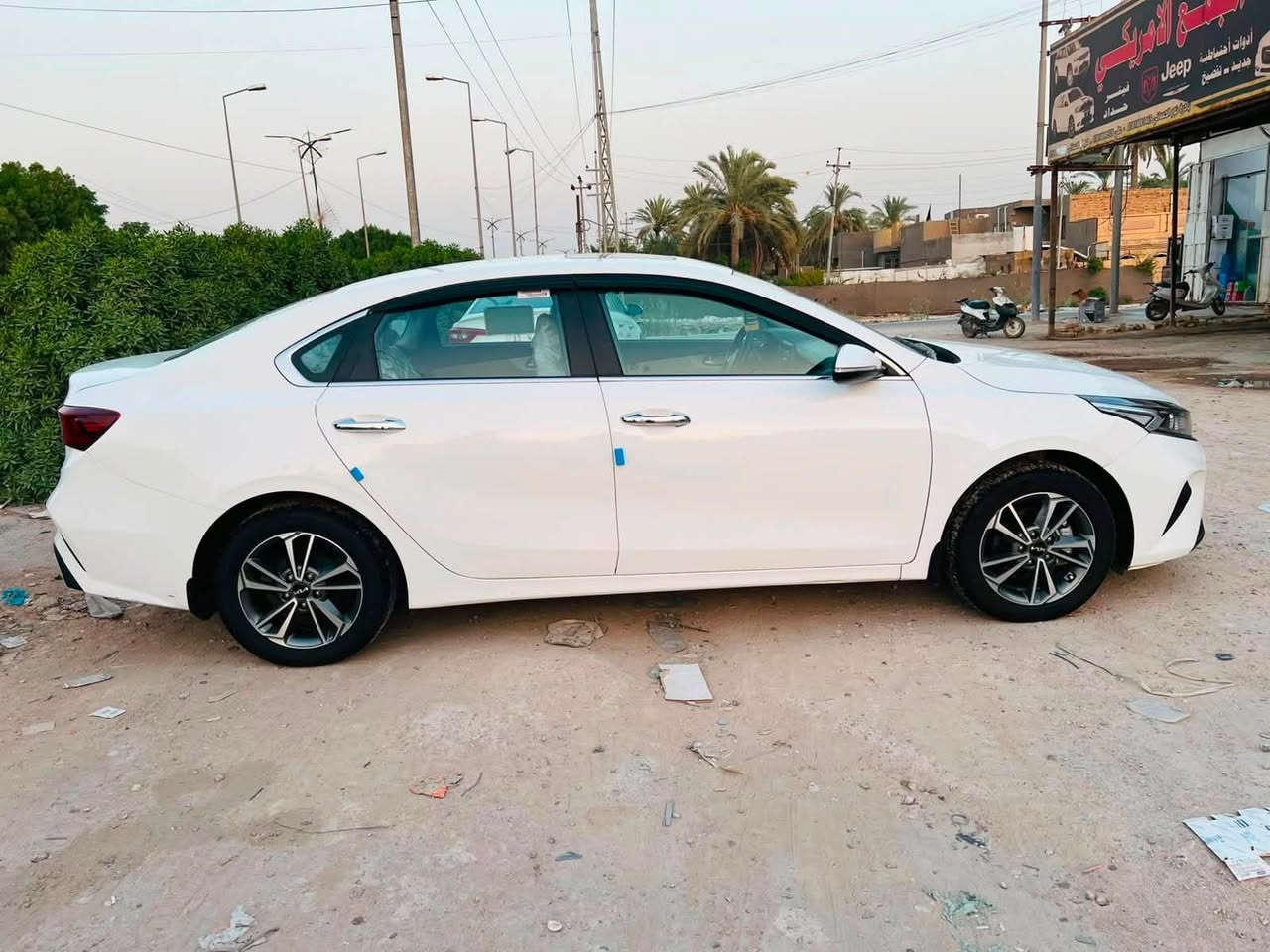 سلام عليكم 
سيراتو ٢٤ ماشيه ٤٥ بغداد باسمي 
السياره فول مواصفات
مكفوله كفاله عامه 
سعرها ١٨٥ وبيها مجال مكاني سماوه رميثه 
***********

