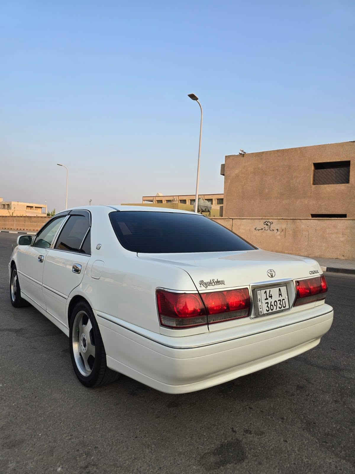 يالله سلام عليكم ملكه تسجيل جديد للبيع موديل 2000 رقم بصره دولي سنويه لغايه 2029 تحويل ثاني يوم مكفوله من الكص ونقل الجثه والضربه والفتح والصبغ كرستال اصل لايت ابو عيون ستيرن كهربائي كشنات كهربائيه برده خلفيه شاصي 175 محرك وكير بلكارتون ديفور الكبير  طخم تاير ويل رياضي  حداديه ستوه شاده العنوان البصره السعر 133 بيه مجال قليل هذه رقم الموبايل ***********
