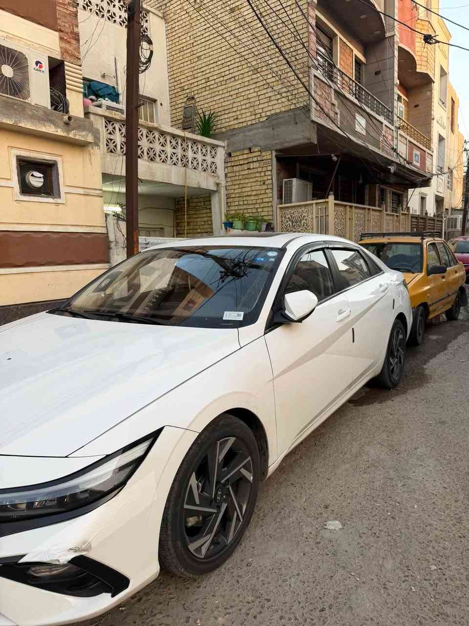 الانترا تحميع ٢٠٢٤السياره فول موصفات السياره جديده حيل السياره بسمي ماشيه ٣٢الف عنوان بغداد سعر١٣٨وبيه مجال ***********عبدالله
