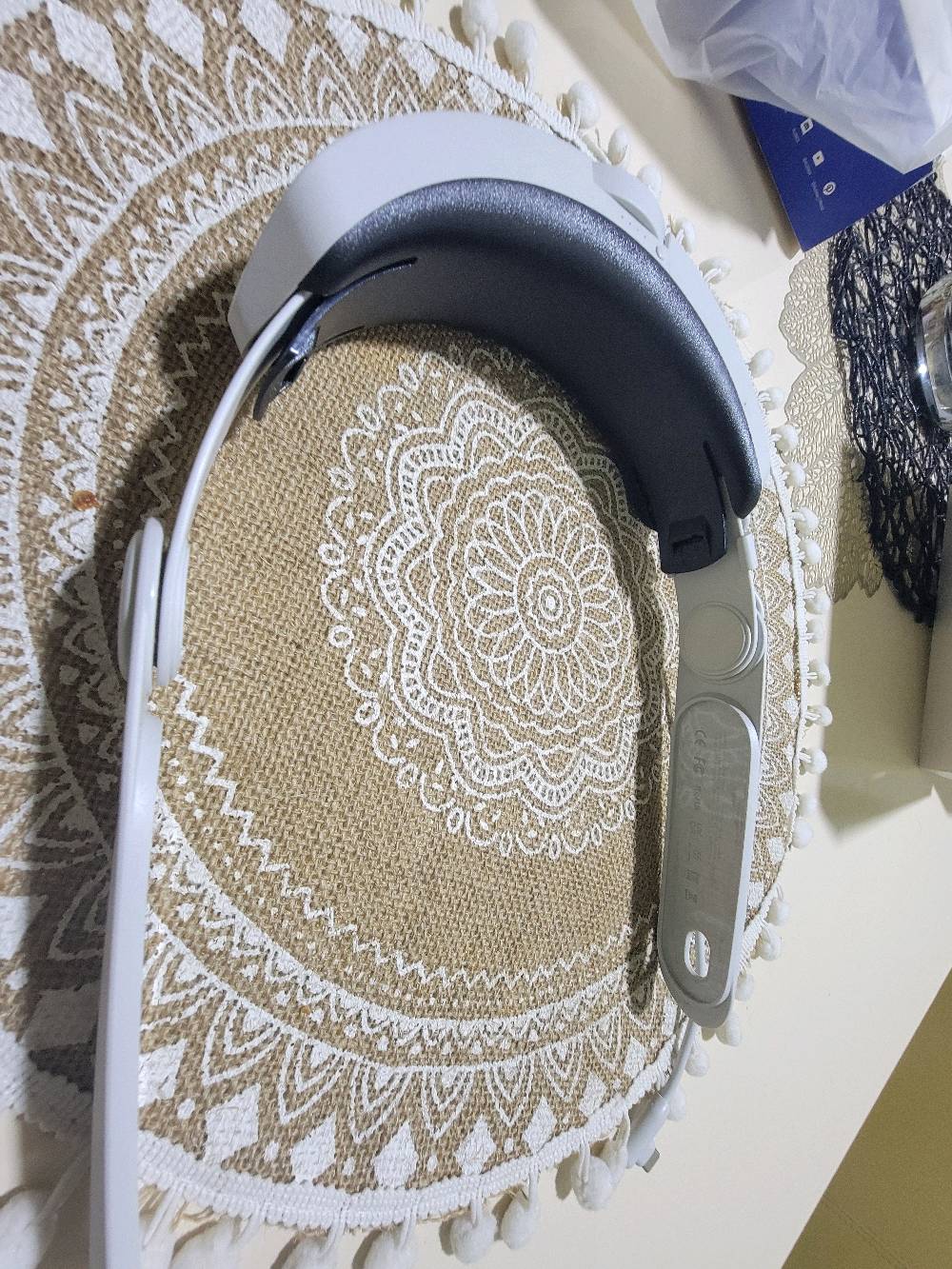 AUBIKA Fast Charging Head Strap for Meta Quest 3
حزام رأس أصلي من AUBIKA مخصص لـ Meta Quest 3، مع بطارية مدمجة 8000mAh وشحن سريع.
🔋 بطارية 8000mAh
⚡ Fast Charging
🎮 مخصص لـ Meta Quest 3
🧠 يوزع وزن الجهاز بشكل أفضل ويوفر راحة أكثر أثناء اللعب
🔄 قابل للتعديل والطي
📦 العلبة الأصلية موجودة
📖 User Manual موجود
🔌 الكيبل موجود
✅ جميع القطع والملحقات موجودة
الحالة: نظيفة جدًا
💰 السعر: 25,000
رقم الهاتف : ***********
تلي : Absi2k@