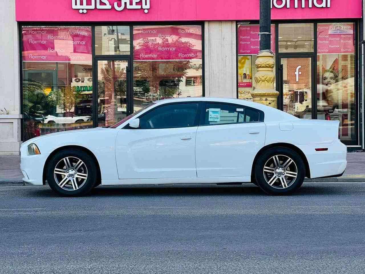 جارجر مديل2012  137قابل للتفاوض الاستفسار اتصل *********** وارد كندي كفاله عامه ضربه وصبغ وتبديل مواصفات شاشه كبيره تحكم ستيرن كامره خلفيه دواره بصمه تشغيل بصمه أبواب تشغيل عن بعددخل بيجي قطعتين تبريد حساسات امامي وخلفي مكينه 3600 مكينه وكير مكفولات ماشيه 129 حداديه جديده تخم تاير تبريد ثلج رقم دولي سنويه ل 30 مكان سياره كربلاء كربلاء, العراق
