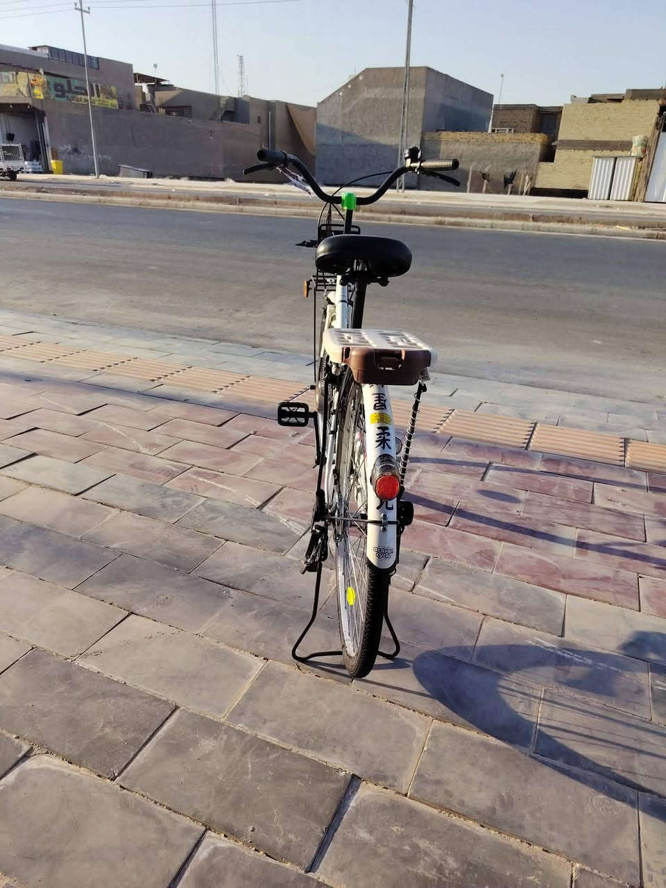سلام عليكم بيسكل البيع مديل 2021ياباني اصلي اوراق منفيس  بيسكل جديد نضفه100/100 البيسكل مختم كله وشركته بيدي الصله مكان كربلاء طوريج السعر 210مع الغراض البي والمو شراي لا تعبني رقم الجهاز ***********
