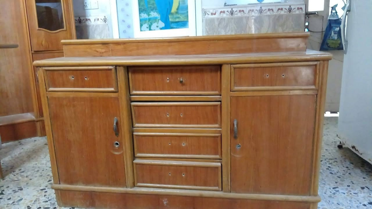 ميز تواليت • زاوية • تاج ناصي حرگ