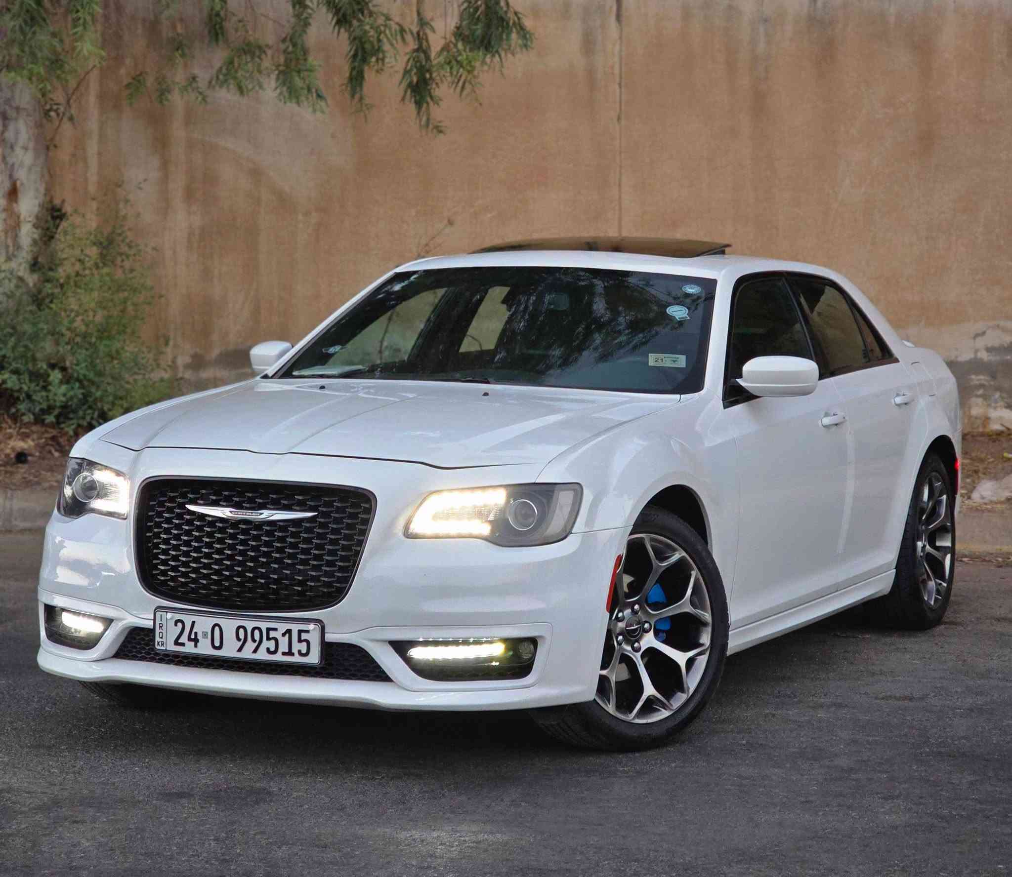 السلام عليكم الاخوان ..
كرايسلر 300s 2018 ..
وارد كندى ماشية 73 مايل ..
كير محرك بشرط مامفتوح .. 
سيارة مواصفات اس معروفة مواصفاتها ..
تبريد صدر حدادية كلهم بشرط مابي مصرف 
سيارة بدون صبغ فقط بي ٤ اصابع pdr ..
كلش نضيفة سيارة احلي من صور ..
مكان سيارة اربيل ..
***********
