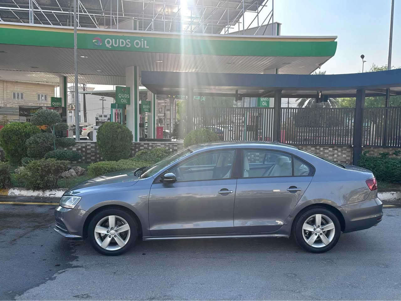 سلام عليكم للبيع Volkswagen  موديل 2016   رقم اربيل رقم سنويه كوله جديد سياره باسمنا
موصفات السياره خليجي
محرك 2000 تنفيس طبيعي 
كير 6 نمرات 
قطعتين تبريد ثلج
مثبت سرعه 
داخل كريمي 
شاشه وكامره 
منظومه زينون 
سياره لايت +  اتو ماسحات اتو 
سياره بيه قطعه ونص صبغ بجم كبس خلف كبس
3 تعديلات بارد صغار كلش
سياره جاهزه من كل النواحي  مابيه نقص 
السعر 97وبيه مجال للشراي
الاستفسار *********** كركوك, العراق
