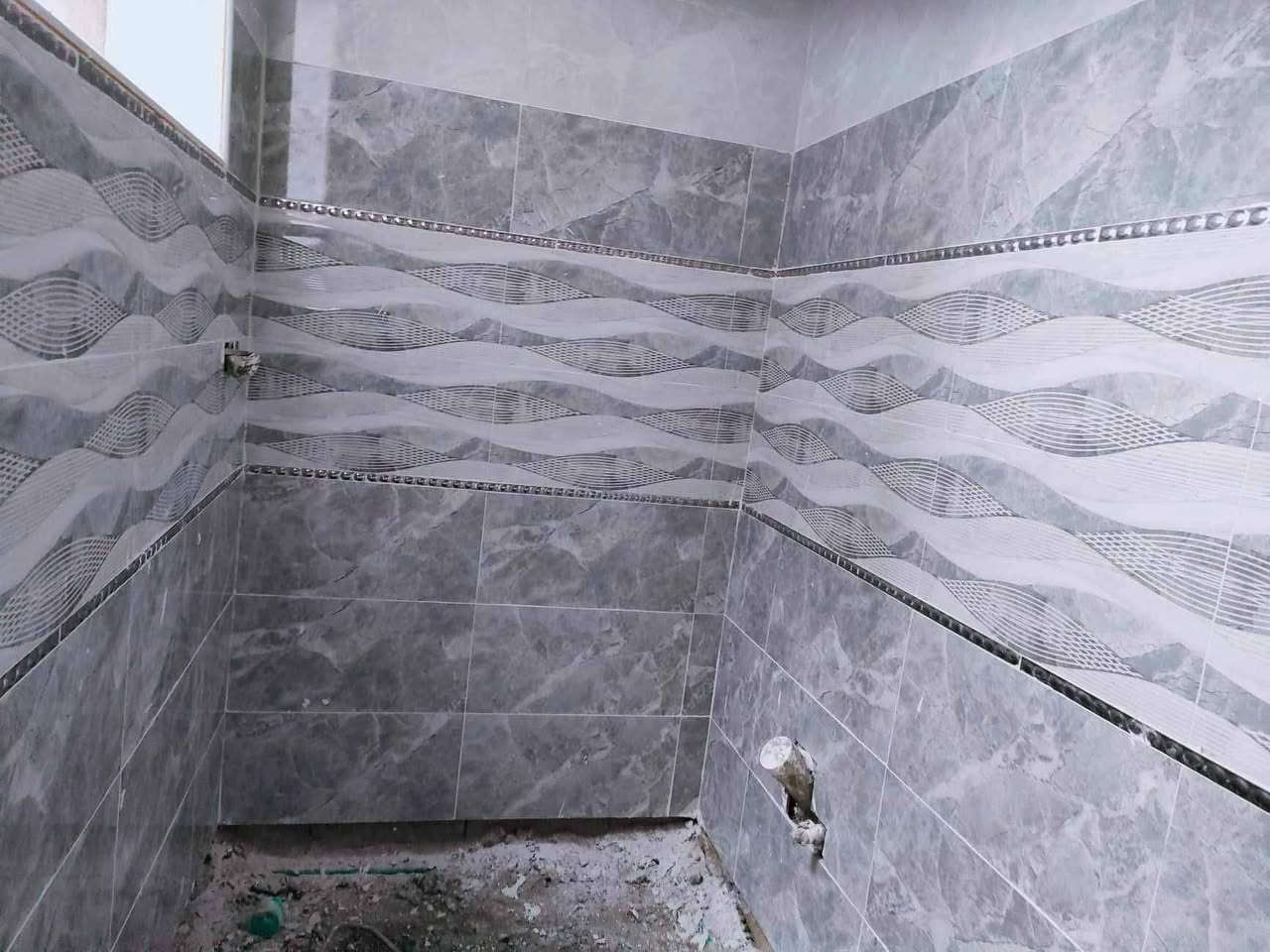 اصطه سيراميك متفرغ حاليا جدار وارضيه كوبنات عل متر ***********  ***********
