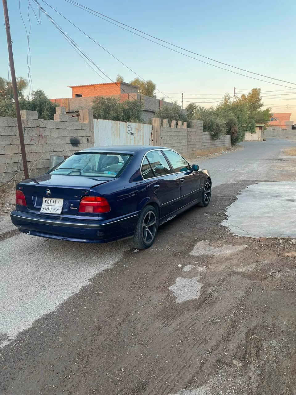 السلام عليكم ورحمة الله وربكاته
Bmw 528i صقر 
للبيع او المراوس حسب القناعة
ادوات 
لون: نيلي
كير اوتو
محرك تك فانوس بحاله جيده
لايت زينون 
السياره جاهزه
السعر 30 وبيها مجال بسيط
للأستفسار: ***********
