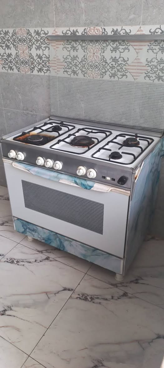 سلام عليكم طباخ للبيع نضيف ڱڵـه  شغال ب150الف
للتواصل ها***********
