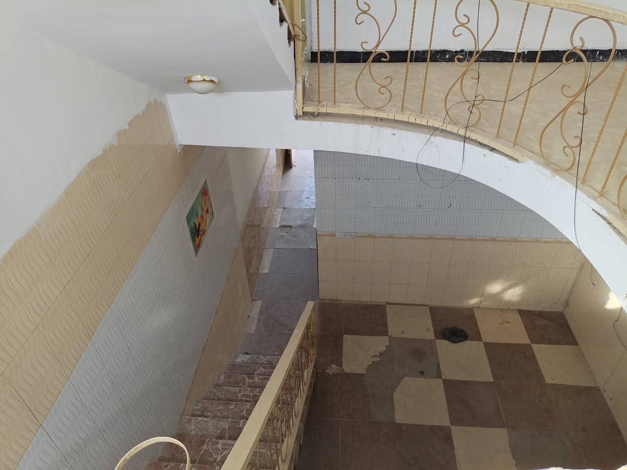 بيت للبيع العبيدي شهداء العابد عل سده قريب جدآ عل الشارع العام
للتواصل ***********
