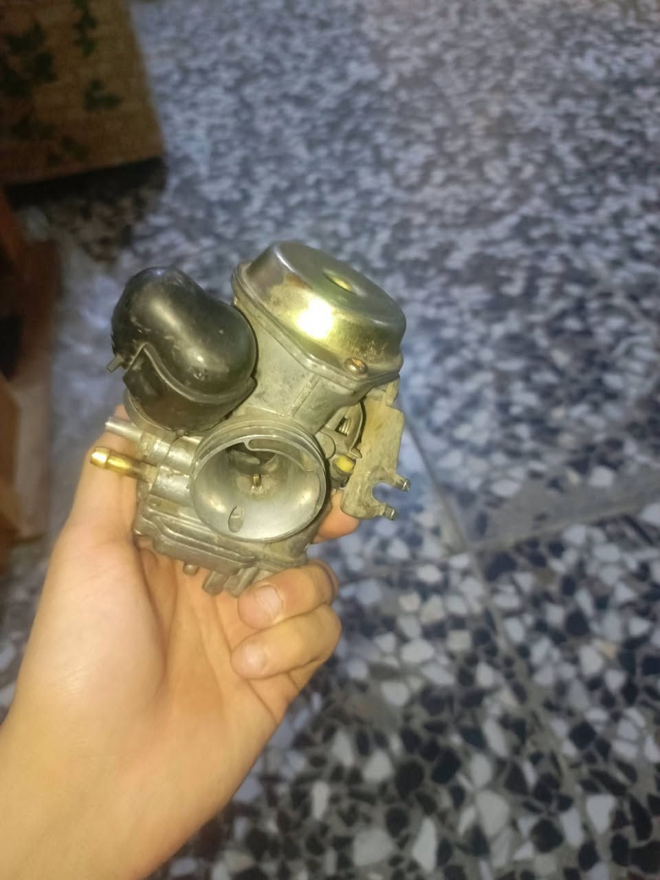 كابريتر اصلي بريز 
سعر 25 
مكانك بغداد مدينة الصدر 
الاستفسار ‏‪***********‬‏
