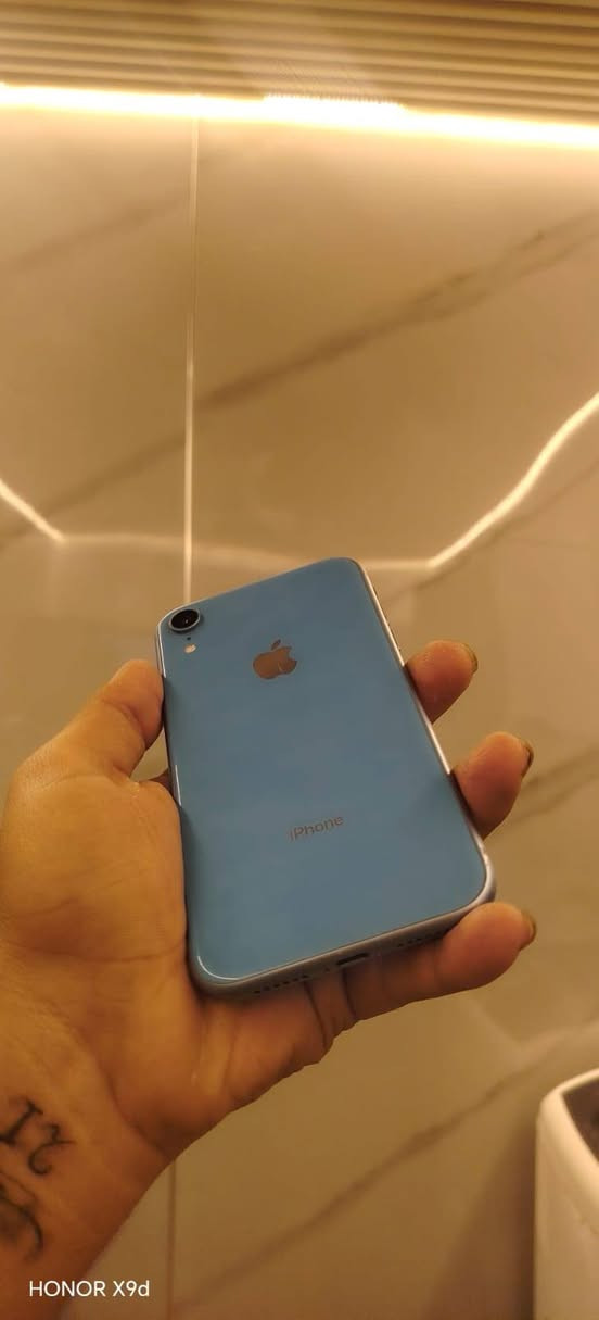 ايفون XR ١٢٨ • بطارية ٨٠٪ • فيس ايدي معطل