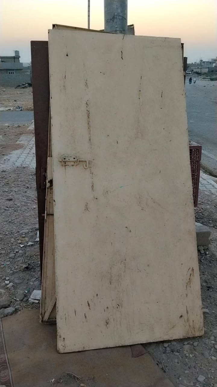 شبابيك وبيبان مستعمل نضيف حسب القياس لل تصال ***********
@إشارة
