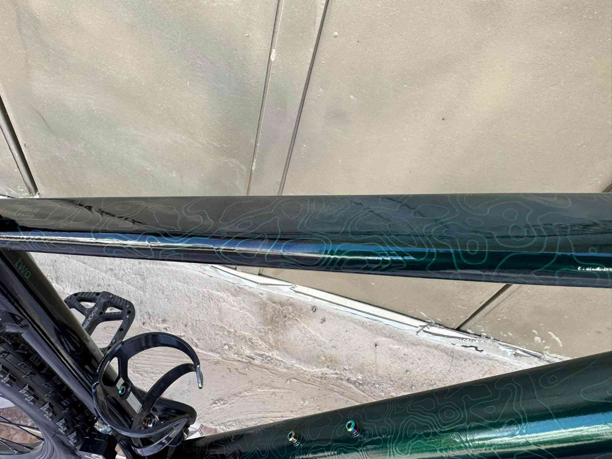بايسكل / امريكي 

ماركة /Cannondale 

اورجينال

موديل / 2022

المنيوم 

قياس/ ٢٩ 

فريم / M -L

بريكات هايدروليك دبل بستن
‏shimano tektro

ماشة دبل هايدروليك
ماركة / Rockshox Recon
قياس 35 ملم

١ * ١٢ كير 
‏Sram SX

مكينة خلفي 
‏Sram SX

داخل بايدر / براكيت بوش کبس
‏Sram SX

اطارات / maxxis aspen
قياس 29 * 2.25

ديسك / shimano

سكان كاربون

Dropper

بطيخة صوت عالي 

سعر / ٦٤٠$ 

***********

📍مكان/ سليمانية :- بكرجو جديد - قريب جامع احسان

توصيل موجود لي كل محافظات 🚕
