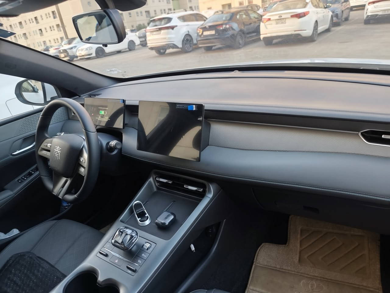 كن بلاص 2025رقم بغداد باسمي
ماشيه 450كيلو محرك و1330 كهرباء
المجموع 1785كيلو 
كفاله من الرصعه والشخط والحادث بعده بحالة الوكاله بيه شخط بالدعامية الامامية وصلحته
السعر 21مليون وربع
***********
