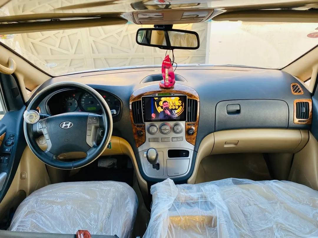 أسود • ٢٠١٢ • بدون صبغ