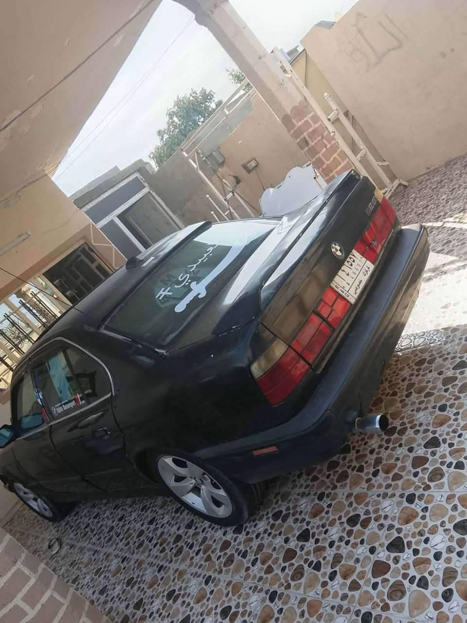 سياره BMW موديل 91 رقم كركوك بأسمي  مشروع وطني لحد 28 دفتر بانزين بيها  كير عادي محرك كبس شرط تبريد ثلج سعر 35 بيها مجال الاتصال ***********

