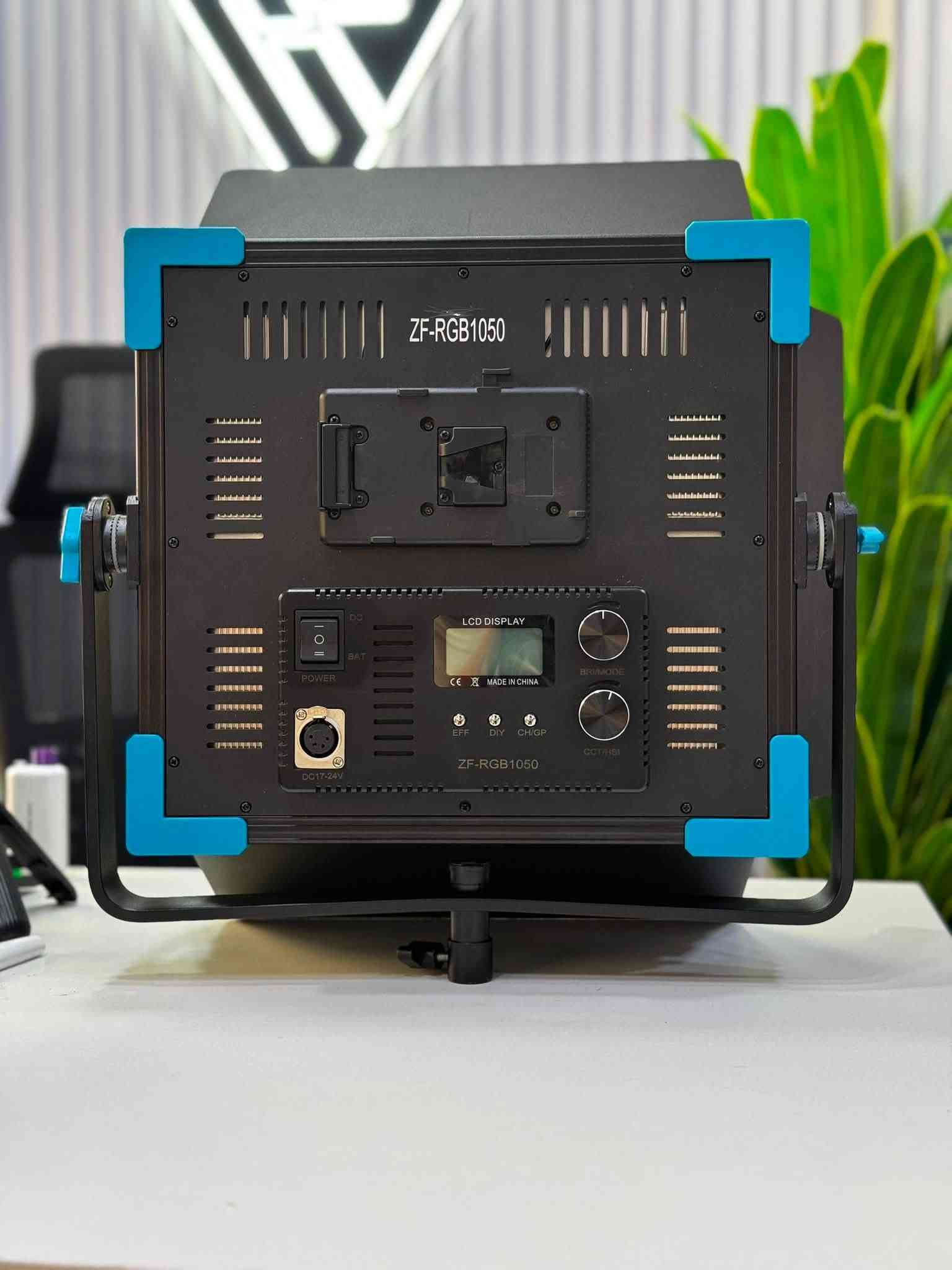ZF-RGB1050 • ٢ لايت • مستعمل