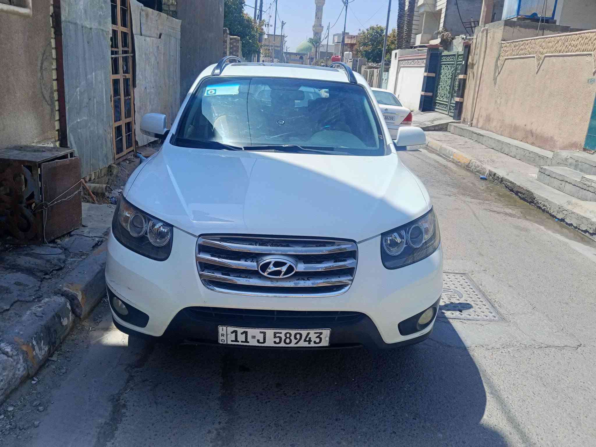 سلام عليكم سنتافيه موديل 12خليجي 7راكب 
مقفوله عده طخه بصيطه مثل ما واضحه
سعر 160مكاني الانبار فلوجه 
الاتصال برقم***********
