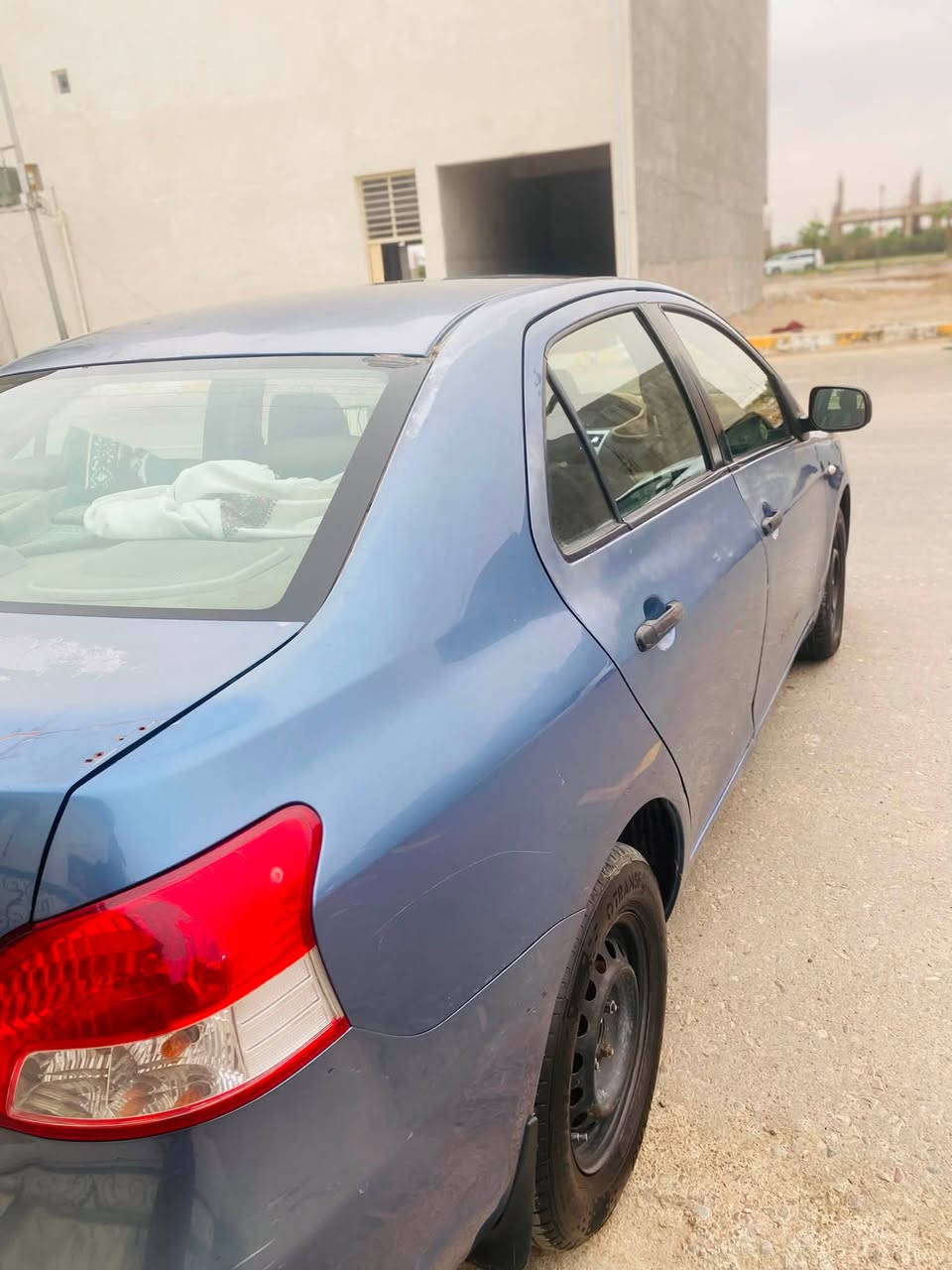 يارس للبيع
مديل ٢٠٠٨ 
الضرر قطعتين بابين السكن ضربه خفيفه بدون دواخل 
محرك ١٦٠٠ جبير 
كير تماتيك 
محرك كير شرط 
تبريد شغال غرفتها حلوه مابيها أي نقص 
السعر ٧٥ وبيها مجال بسيط 
***********
